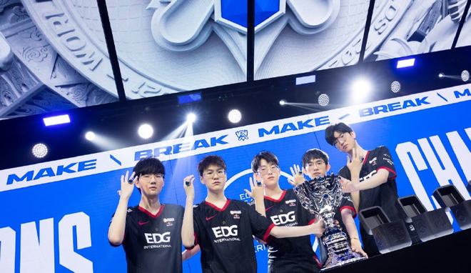 将比分扩大 将比分扩大