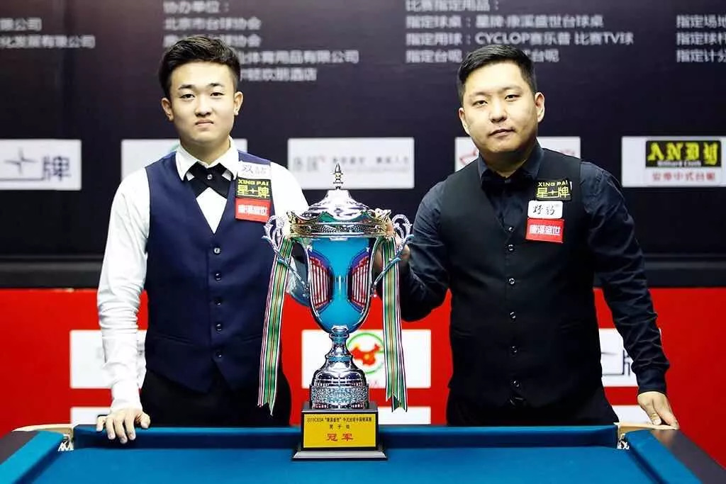 滑雪赛事中 滑雪赛事中